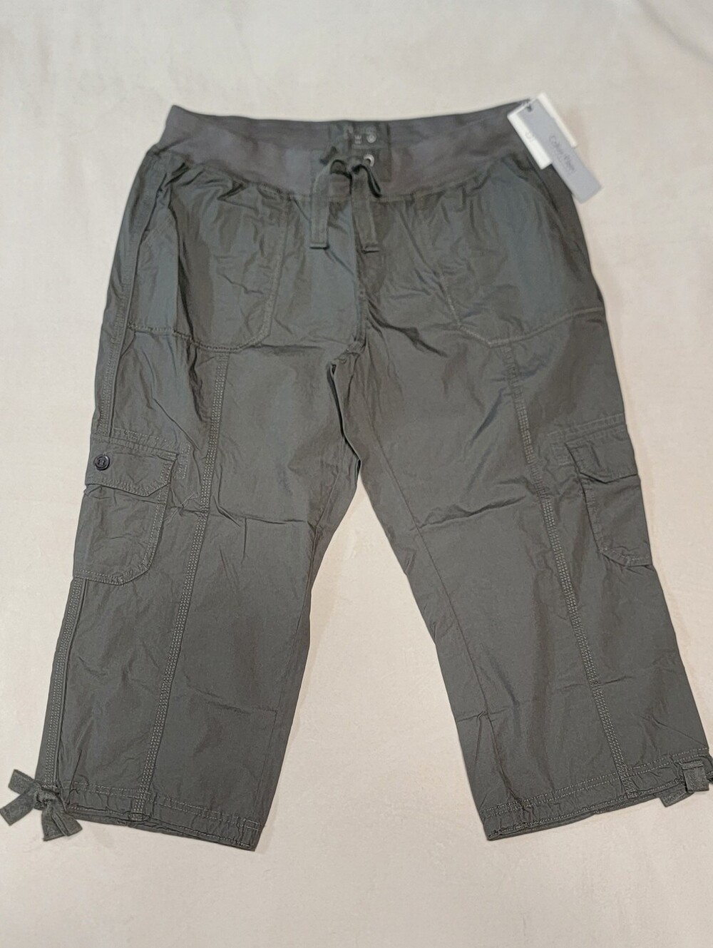NEW NWT Calvin Klein Grey Cargo Capri Pants Size Large